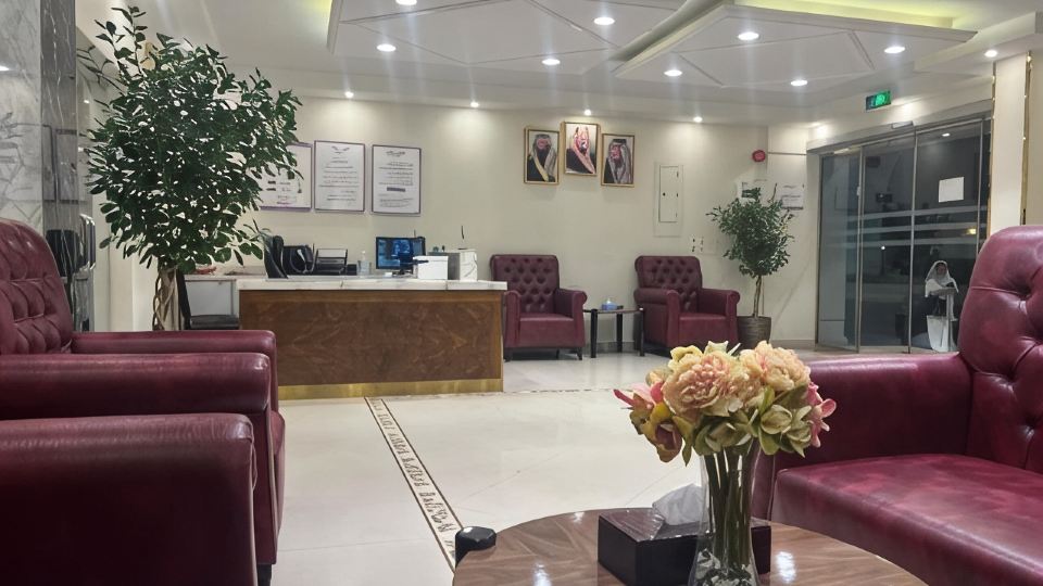 Al Khozami Suites Serviced aparthotel
