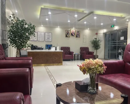 Al Khozami Suites Serviced aparthotel 鄰近格拉納達中心的酒店
