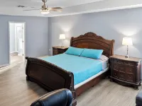 6 Bedrooms. Private South Facing Swimming Pool. BBQ - Pool