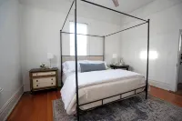 Right in the heart of Healdsburg lies this charming two-bedroom house