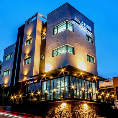 Seogwipo Jeju Sky Hill Pension Hotels near Cocomong Eco-Park