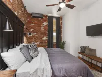 A Cleveland Modern and Historic Apartment Unit 105 Hotels near Cleveland Hopkins International Airport