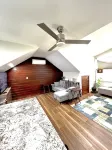 Modern Open Floor Plan Guest Apt with King - 4성급
