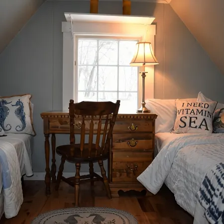 Condo Rental - Short Walk to Footbridge Beach