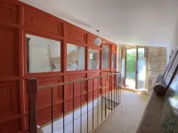 Stylish house with fabulous view of the medieval hilltop village Cordes sur Ciel - บังกะโล