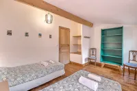 Superb apartment ideally located in the city center with Clim (6 pers, 80m² )