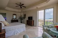 Affordable Beachfront Luxury 3 Br Condo 4TH FL the Famous   Landmark  of Cozumel - 按摩浴池
