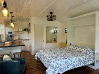 Oceanside Acadia Artist's Studio with high end finishes and local character - Wifi