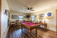 STUNNING MTN / RIVER VIEWS! 4bed/ 3bath  Hot tub, Firepit <15 min to Bryson City - Gym