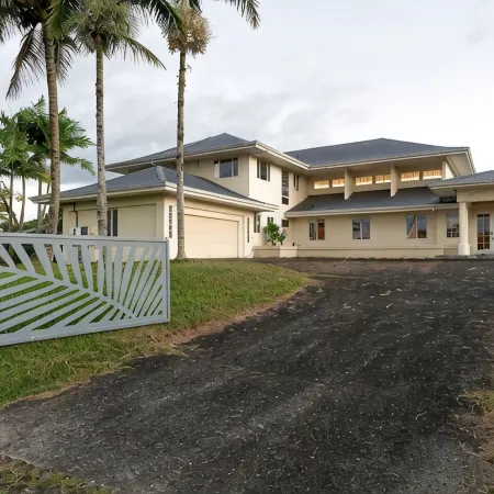 Hilo Villa with pool - 16 guests max