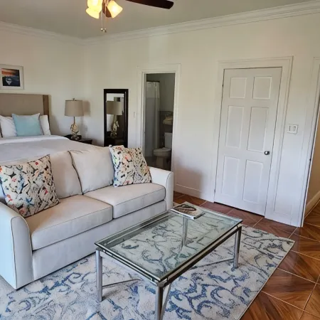 Oceanview Luxury Villa - Private Pool, AC & Wi-Fi, 5 Min Drive to Beach