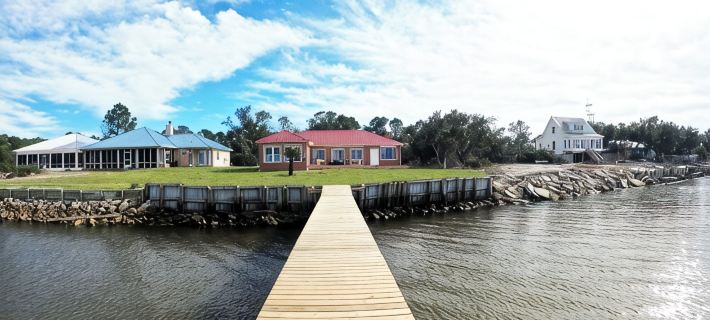 Charming 3-bedroom bay front house with WiFi and AC in fabulous Gulf Shores AL Hotels in Baldwin County