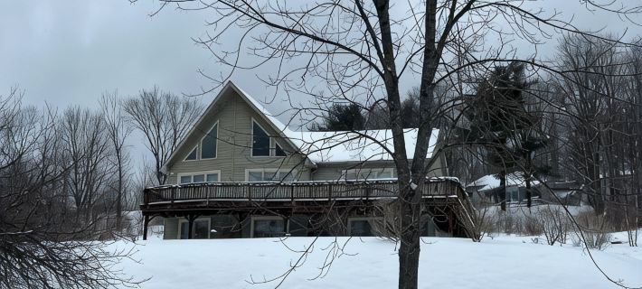 Enjoyable 5-bedroom house with WiFi in charming Cortland Hotels in Cortland County