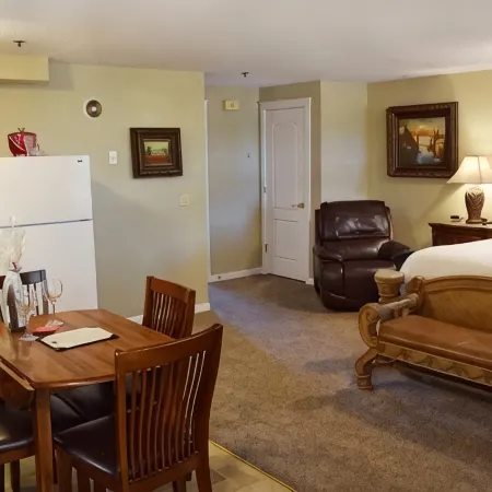 Silverton Inn & Suites