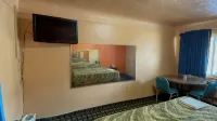Deluxe Inn Motel - 2-Star