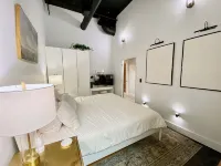 Downtown Condo Steps to Main Street - 4 stelle