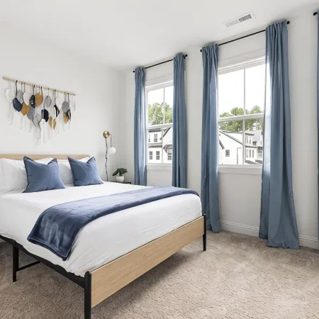 Modern Upscale 4-bedroom condo in Raleigh! Отели рядом с достопримечательностью «Торговый центр Triangle Town Center»