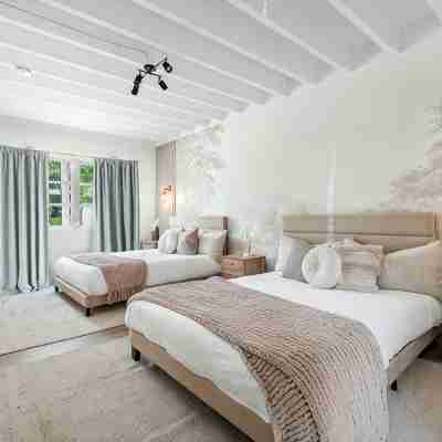 The Garden of Eden | Beautiful Villa w/ Pool & Game Room Rooms