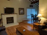 s1. Beautiful home in historic Scottsboro w/ pool - Wi-Fi