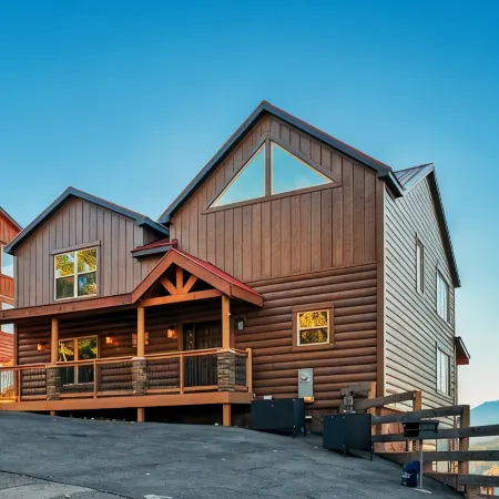 Million Dollar Mountain Views, Heated Indoor Pool, Private Theater Room, Hot Tub