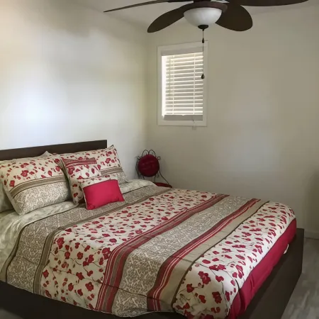 3 Bedroom House on Private Scenic Lake Mable