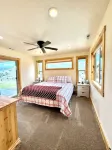 New Rental. Sleeps 8. Family Getaway with Great Views of Panguitch Lake & Sunset - Alphydda