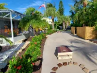 Heated Pool, Bikes, Kayaks, Sups, Outdoor Tiki Bar with TV Corn Hole Court - Wifi