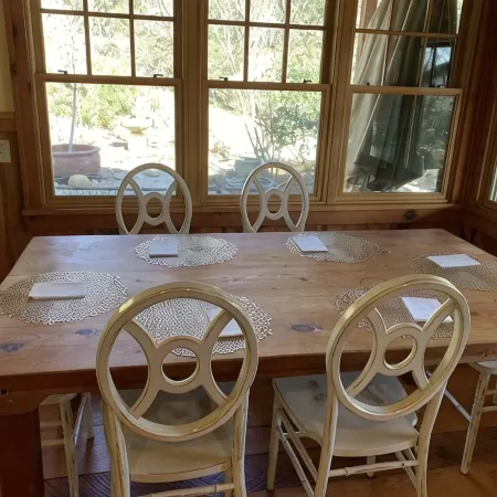 Starview Ranch: 3 homes w/ 7 bdrms, pool, sauna, spa & gym on 50 beautiful acres