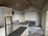 Couples Retreat Lakeside - Boutique