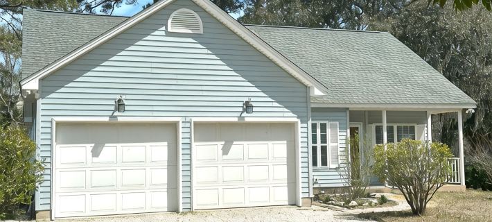 Crabby Nav's Retreat: 3-bedroom house in charming Pawleys Island with WiFi, AC Hotels in Georgetown County