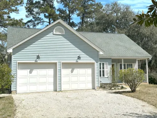 Crabby Nav's Retreat: 3-bedroom house in charming Pawleys Island with WiFi, AC - 4 étoiles