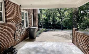 The Dawson — Charming & Quiet. Close to Downtown, Hiking and Biking