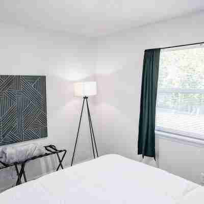 Quiet 2BD rental with mountain views close to JCMC Rooms