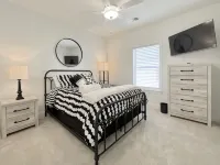 Lots of amenities. Open Floor plan. Perfect for families and groups! - Gym