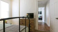 Mid-Century Modern Home in Downtown Royal Oak! - Homestays