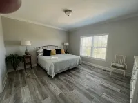 Emerald Isle,  Family vacation home, walk to beach and sound with in ground pool - Wi-Fi