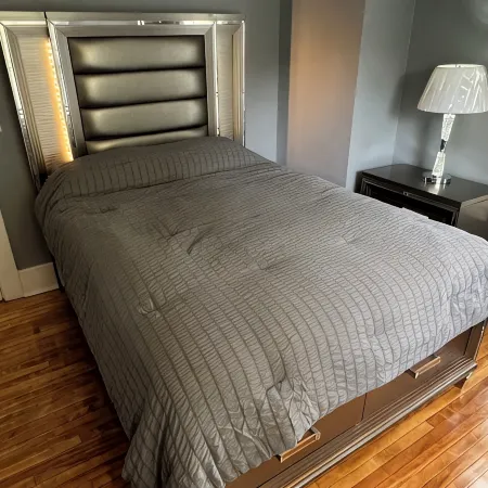 New 5 Bed 2 Bath near Syracuse University and Downtown with Plenty of Parking