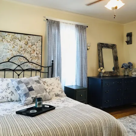 💋Kissing Downtown - Parking Spot! Sleeps 5🖐Free Wine🍷