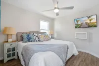 "SHORE BREAK" HOUSE... Where Turf Meets Surf! - Bungalows