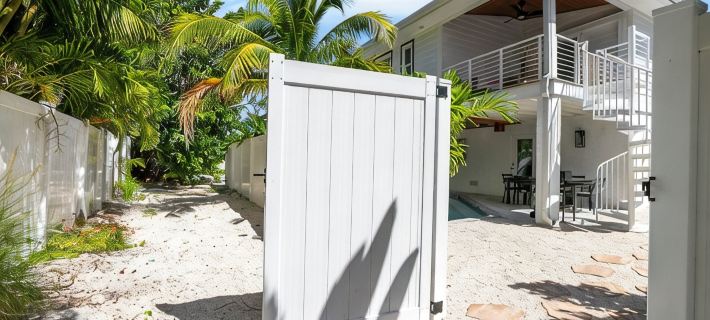 Sale 8-30~Pool~Steps to Beach&Restaurants~Gulf View~Walk to Free Trolley&Resto's Hotéis em Holmes Beach