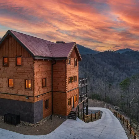 🌄Unforgettable Views!! Huge Luxury Lodge with Firepit!