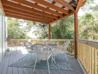 Treetop Cottage - bar