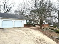Secluded Serenity Lg 4beds, 2.5 bath near Downtown - 3 tähden