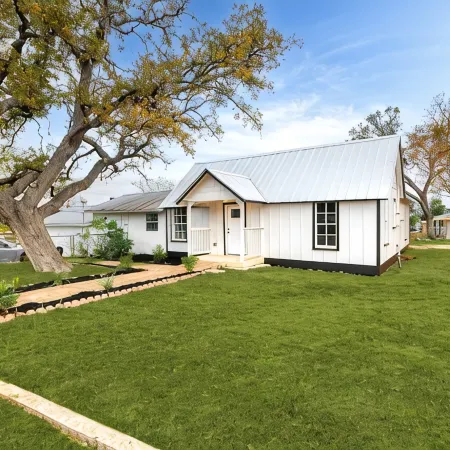 Charming Getaway in Comfort, TX - Relax, Recharge, Explore - Texas Wine Country