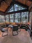 Cozy 3-bedroom lakefront cottage in beautiful Clemson, SC - 4-Star