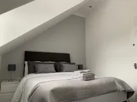 2 Bed Apartment The Priory - Panoramic Sea View - 3 tähden