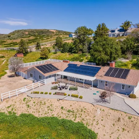 GREAT LOCATION! CLOSE TO PELTZER, LORIMAR, FAULKNER, LONG SHADOW WINERIES!
