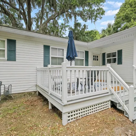 Cozy Downtown Boho Retreat - Sleeps 10!