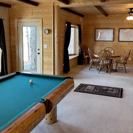 Smith Lake Family Retreat Log Home, Private Boat Ramp, Dock, Theater & Game Room