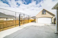 The Pickleball Manor - 4-Star
